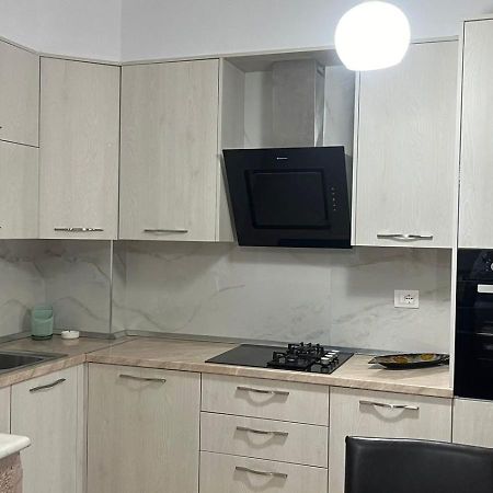 Visar Apartments Vlorë Buitenkant foto