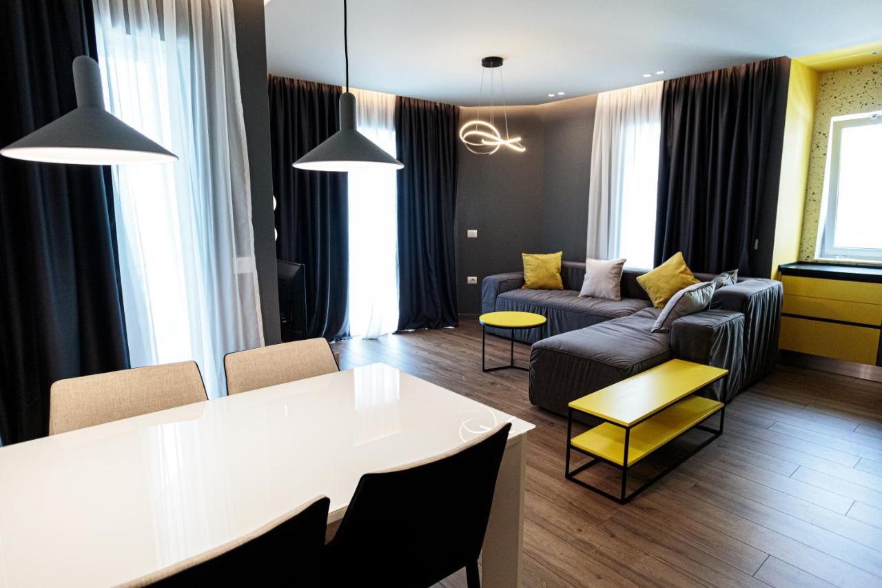 Visar Apartments Vlorë Buitenkant foto