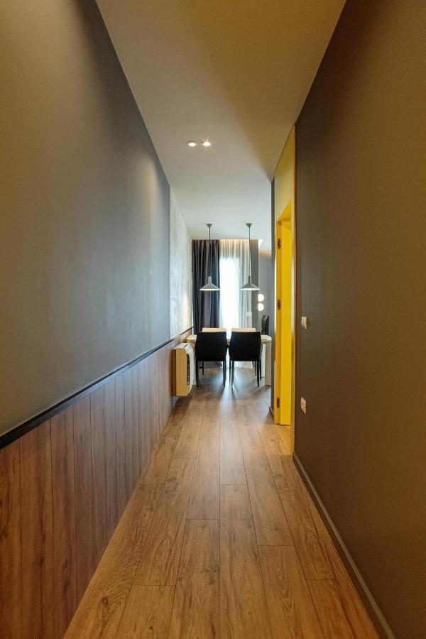 Visar Apartments Vlorë Buitenkant foto