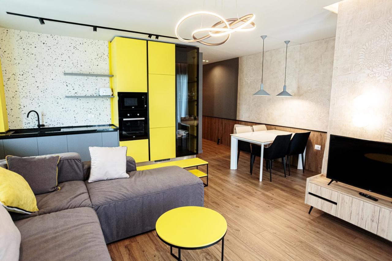 Visar Apartments Vlorë Buitenkant foto