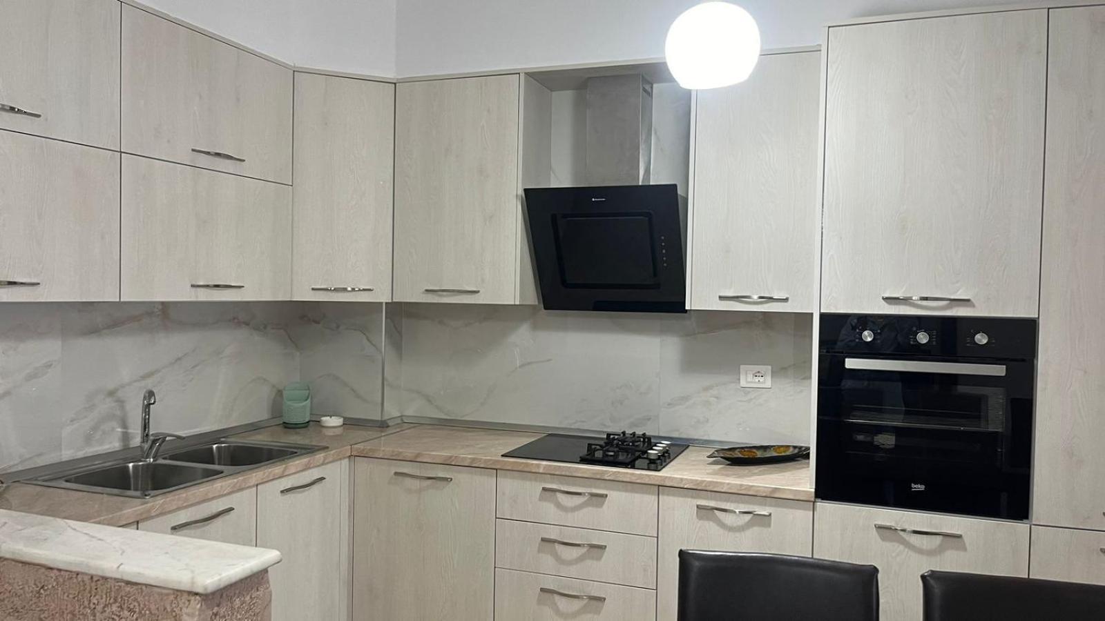 Visar Apartments Vlorë Buitenkant foto