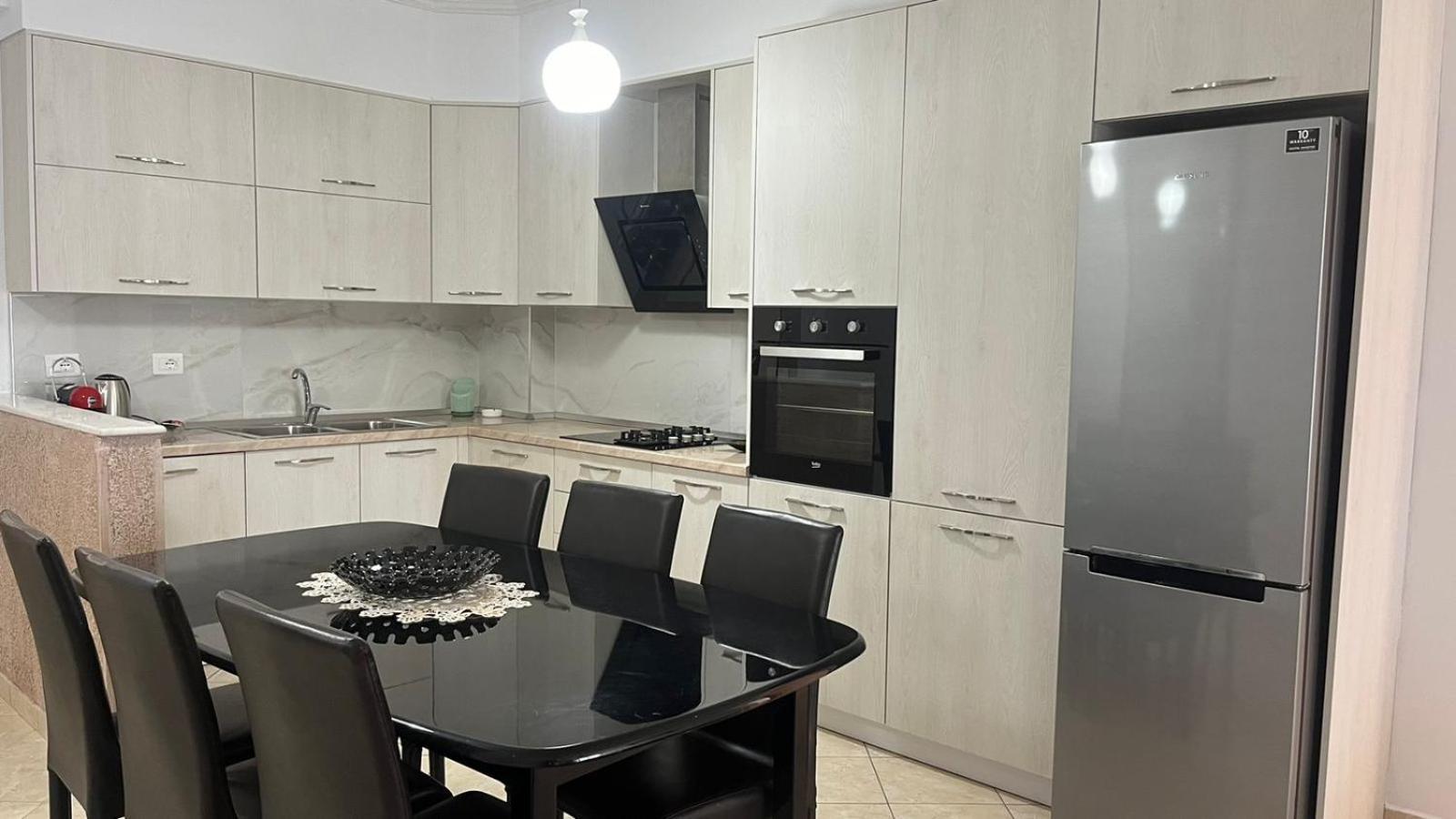 Visar Apartments Vlorë Buitenkant foto