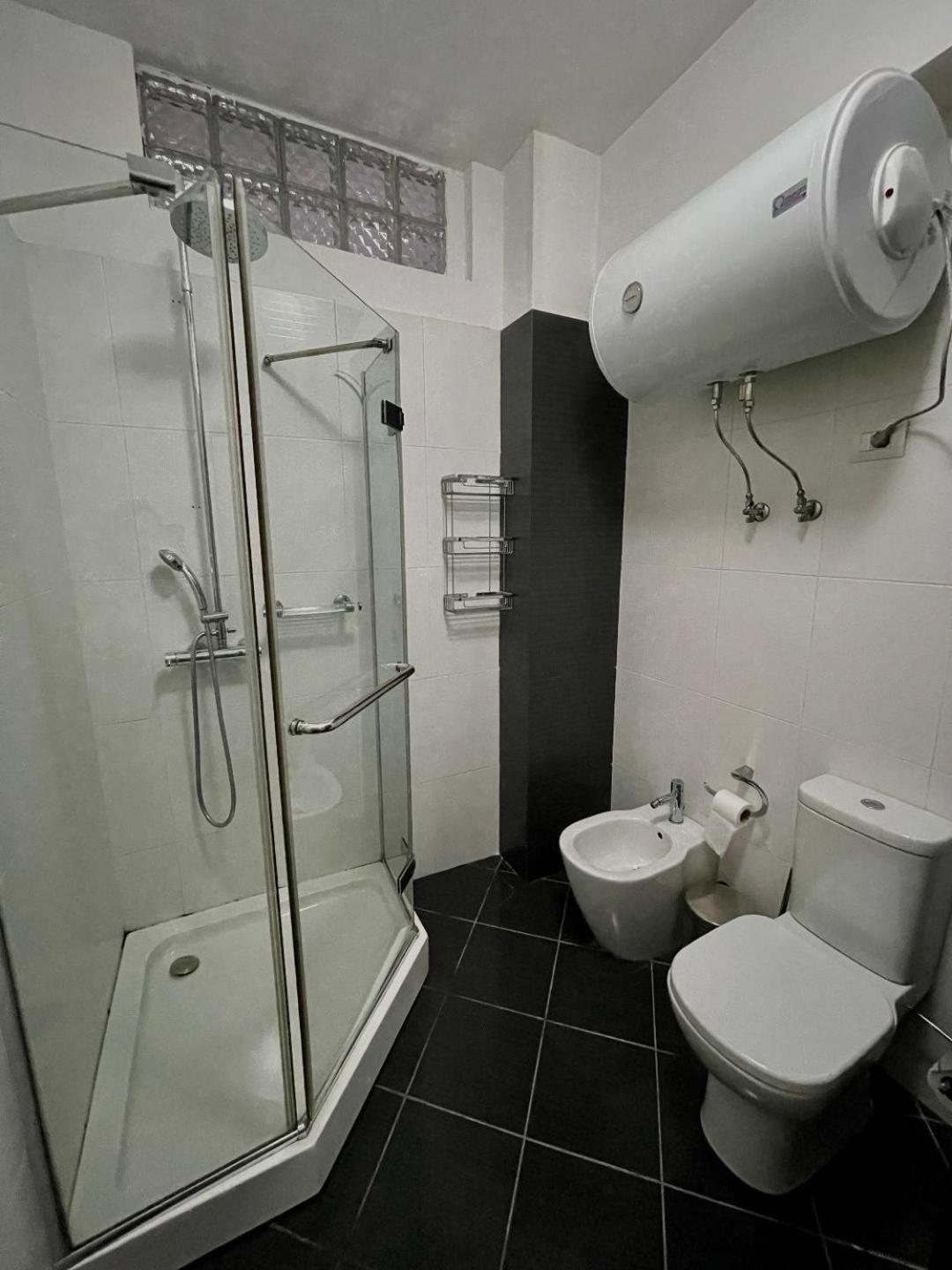 Visar Apartments Vlorë Buitenkant foto