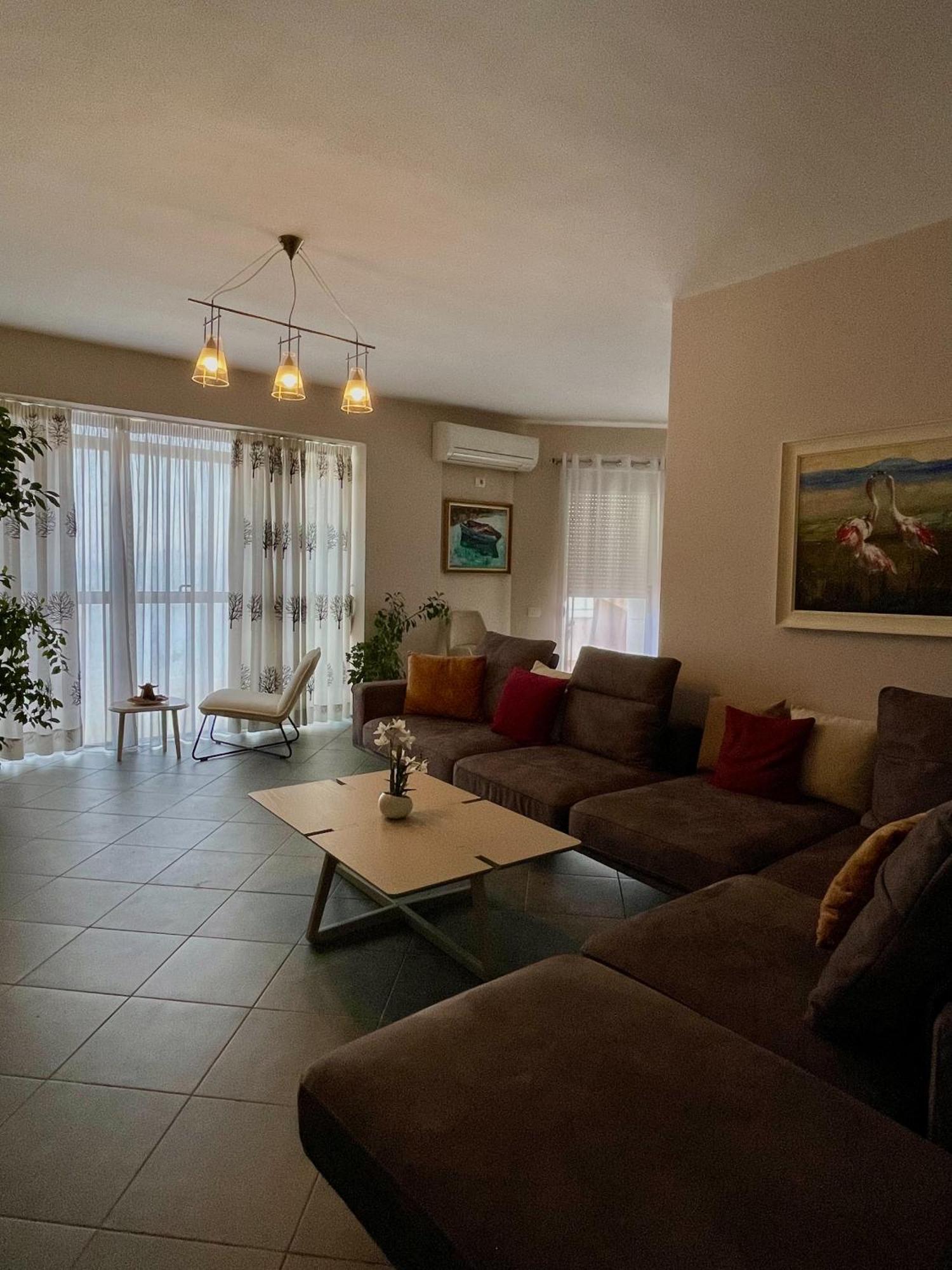 Visar Apartments Vlorë Buitenkant foto