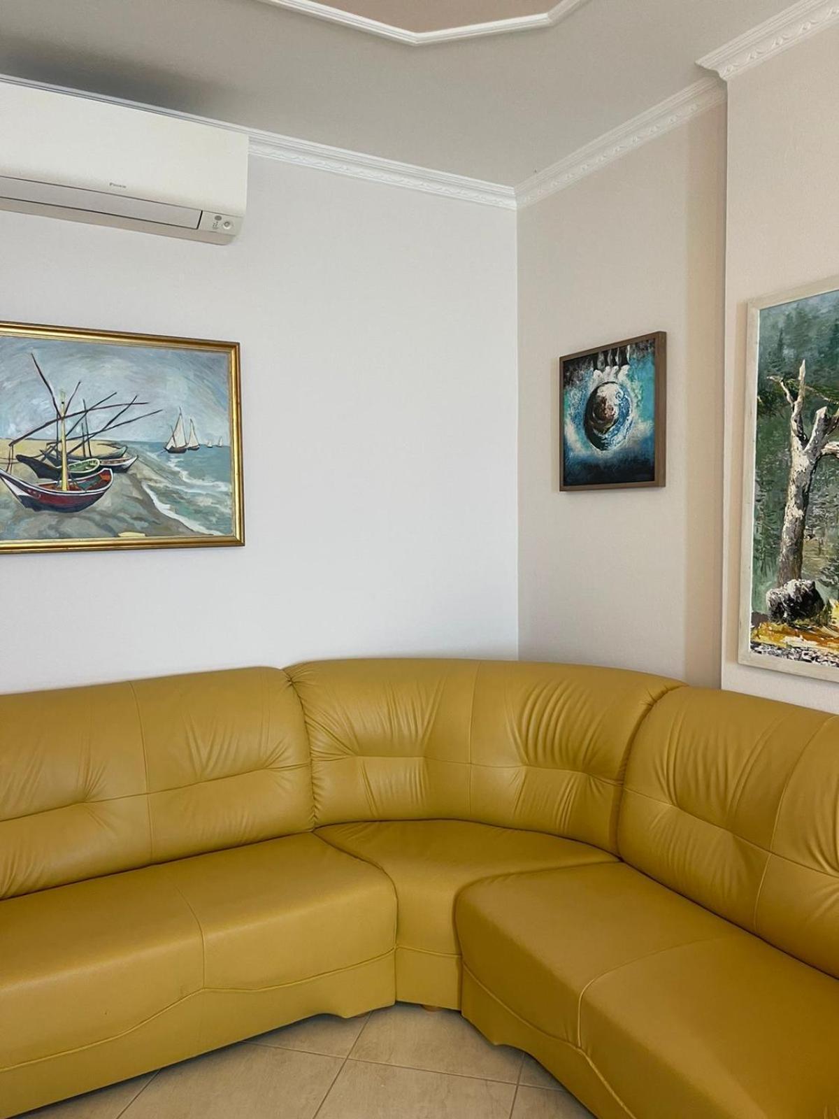 Visar Apartments Vlorë Buitenkant foto